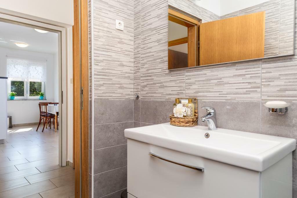 Apartment Roza, Sea View, Free Parking Ičići 외부 사진